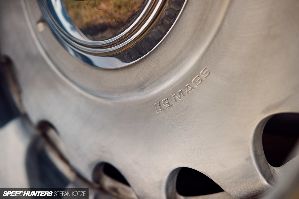 1948-chevy-bi-turbo-stefan-kotze-speedhunters (37)