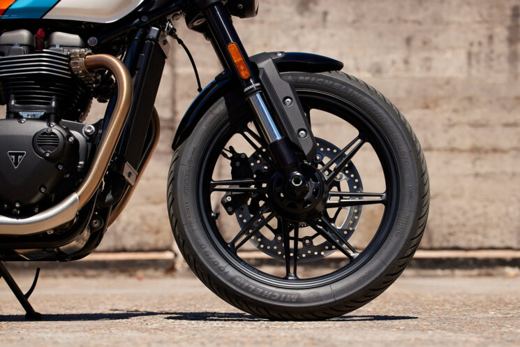 Moto classique moderne Triumph Speed Twin 900 2025