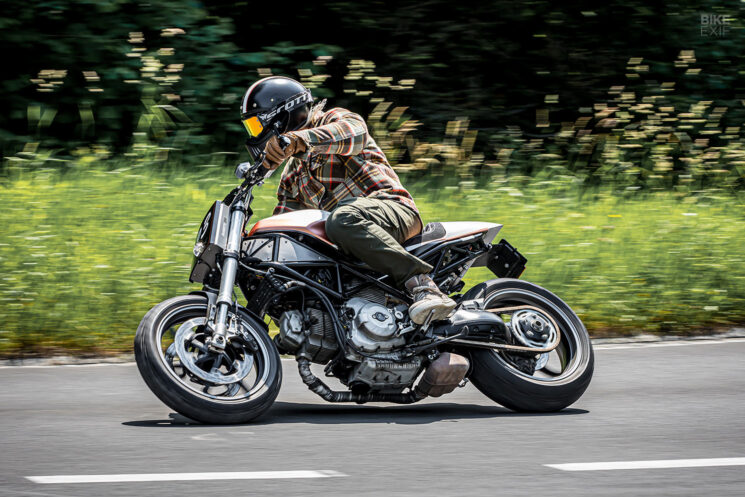 Traqueur de rue Ducati Multistrada 1000 DS personnalisé