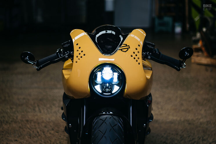 Harley-Davidson V-Rod Café Racer par Black Cycles Australie