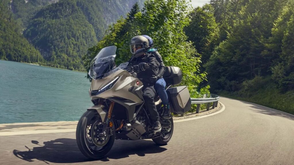 Honda met à jour son frère Africa Twin avec une suspension électronique, toujours pas à destination des États-Unis