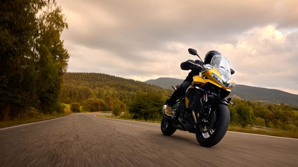 La nouvelle Triumph Tiger Sport 800 veut être votre enfant du milieu préféré