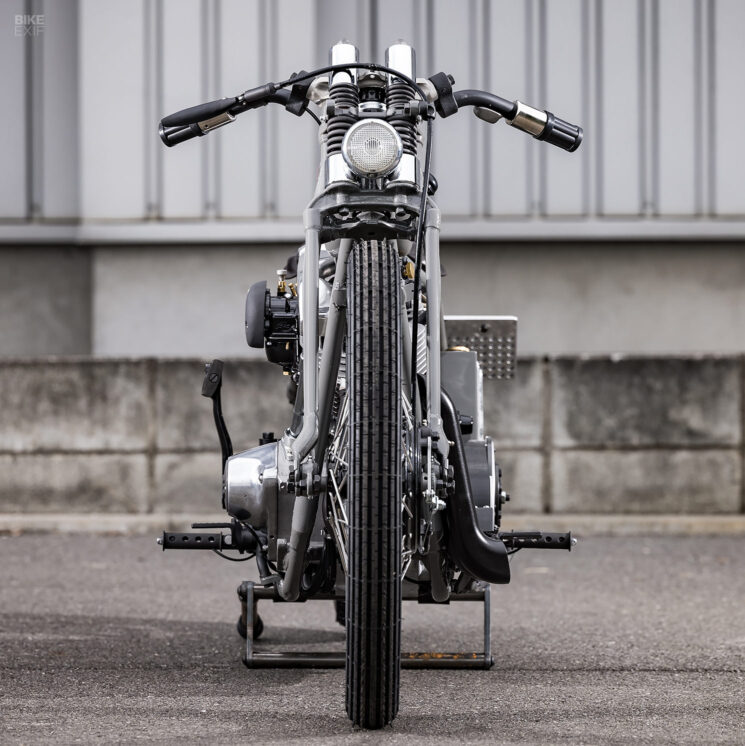 Planche de style piste Harley Shovelhead personnalisée par Infinity Japan
