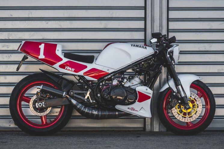 Yamaha RD350 restomodé par Bolt Motor Co.