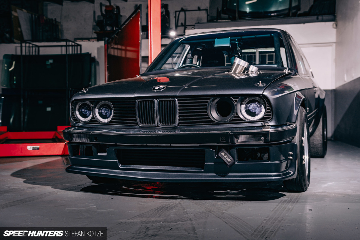 stefan-kotze-mazda-powered-bmw-e30-speedhunters (2)