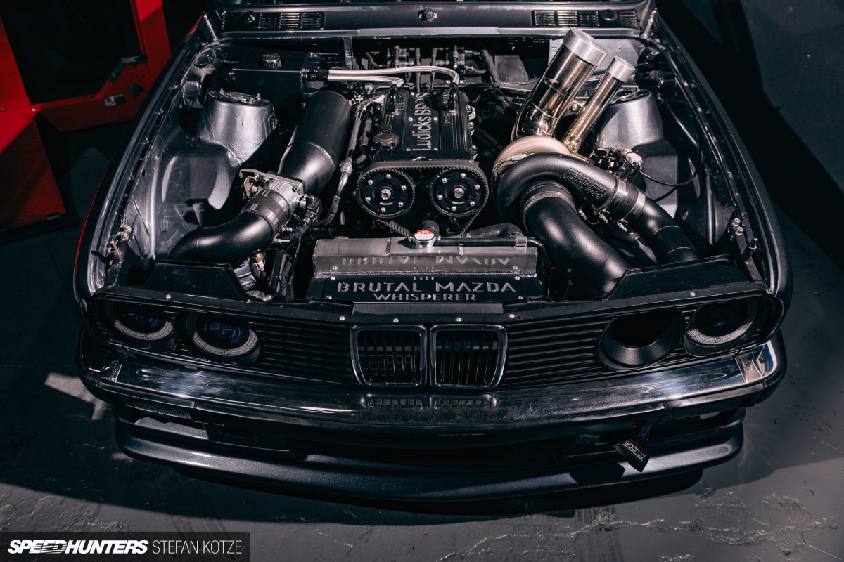 stefan-kotze-mazda-powered-bmw-e30-speedhunters (11)