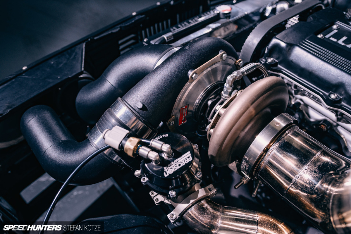 stefan-kotze-mazda-powered-bmw-e30-speedhunters (18)