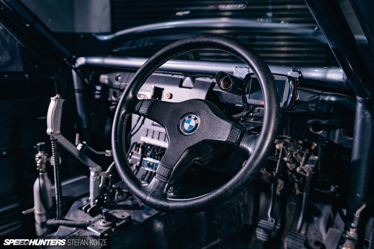 stefan-kotze-mazda-powered-bmw-e30-speedhunters (50)