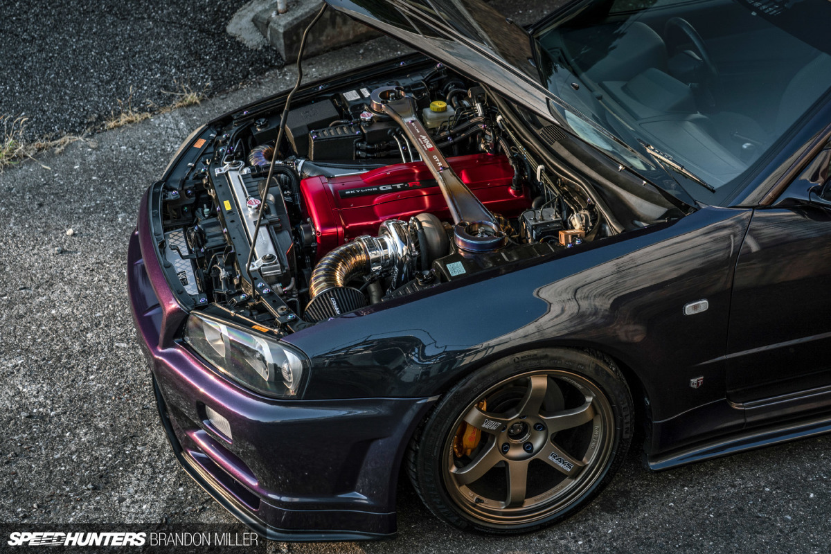 Speedhunters_R34enginebay-1