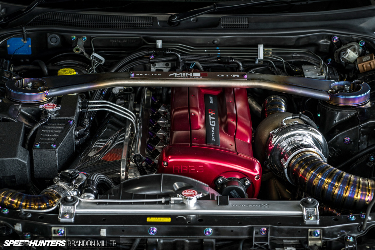 Speedhunters_R34enginebay-4