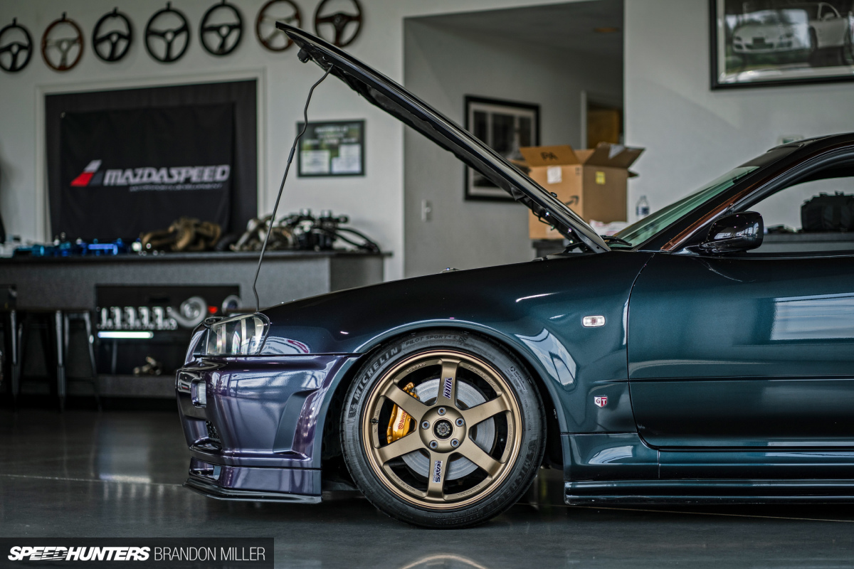 Speedhunters_R34showroomdétail