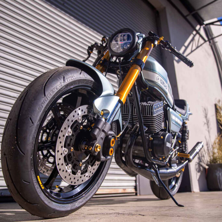 Yamaha RD400 personnalisé par Roland Sands Design