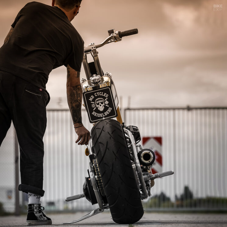 Chopper performant avec cadre West Coast Choppers CFL et moteur S&S Cycle, par MB Cycles