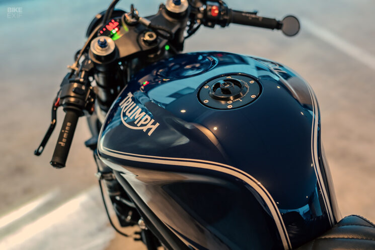 2010 Triumph Street Triple 675 café racer, Tokyo, Japon