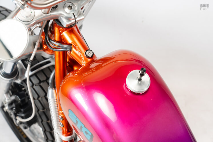 Royal Enfield Interceptor 650 bobber par STG Tracker