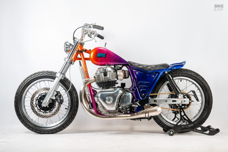 Royal Enfield Interceptor 650 bobber par STG Tracker