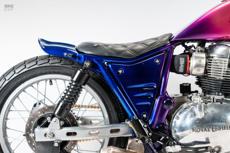 Royal Enfield Interceptor 650 bobber par STG Tracker
