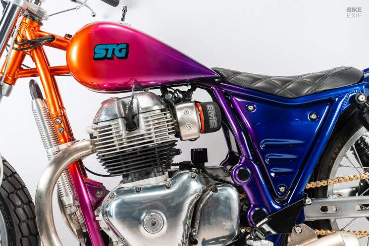 Royal Enfield Interceptor 650 bobber par STG Tracker