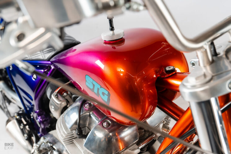 Royal Enfield Interceptor 650 bobber par STG Tracker