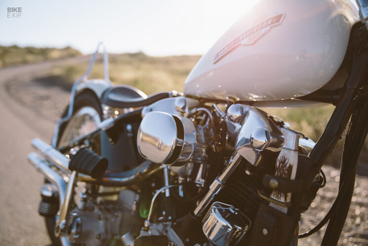 Bobber Knucklehead Knucklehead blanc par KC Kawano