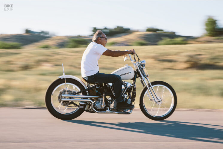 Bobber Knucklehead Knucklehead blanc par KC Kawano