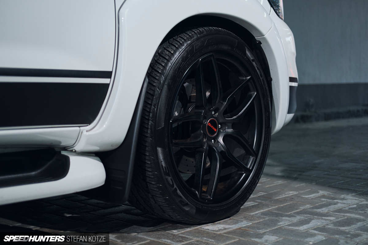stefan-kotze-speedhunters-hilux-amg-05