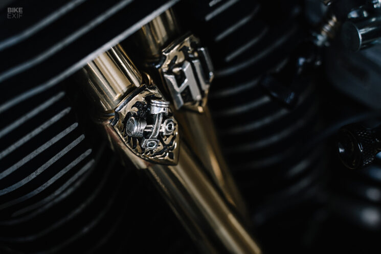 Harley Springer Softail personnalisé par Rough Crafts