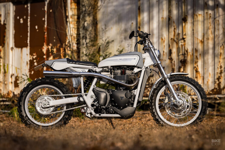 Triumph Scrambler 900 2024 personnalisée par Heiwa MC