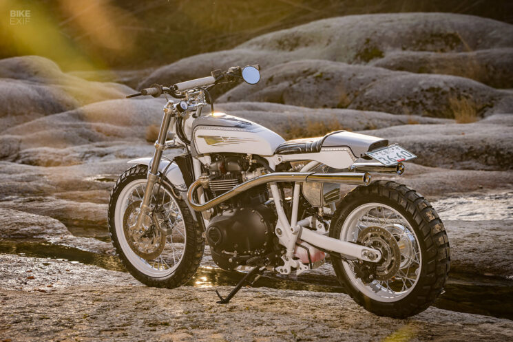 Triumph Scrambler 900 2024 personnalisée par Heiwa MC
