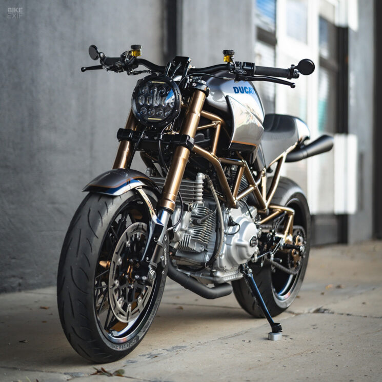 Ducati Monster S2R 1000 restomodée par Analog Motorcycles