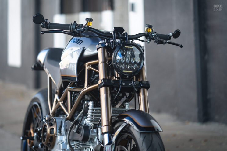 Ducati Monster S2R 1000 restomodée par Analog Motorcycles