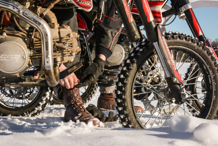 Pneus de vélo à pit à clous pour la glace d'hiver