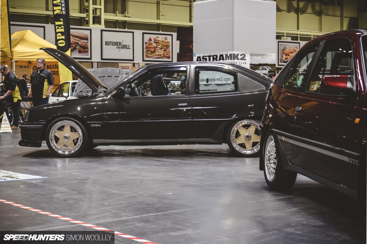 Wash wash-Simon-Woolley-Classic and-Resto-show-Astra.