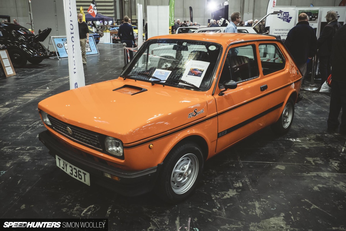 SpeedHunters-Simon-Woolley-Classic and-Resto-show-127-Sport