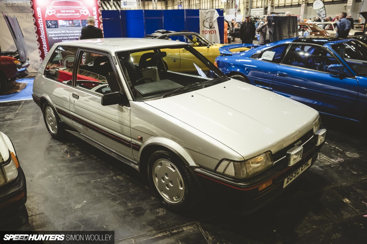 Wash wash-Simon-Woolley-Classic and-Resto-show-Charade