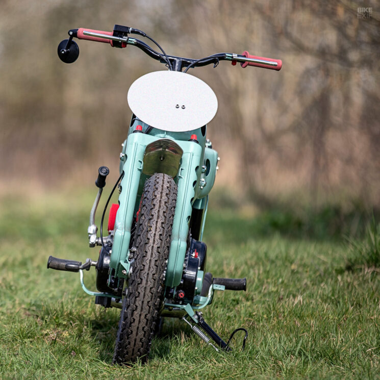 Custom Ariel Leader à deux temps par Ivan Counsell