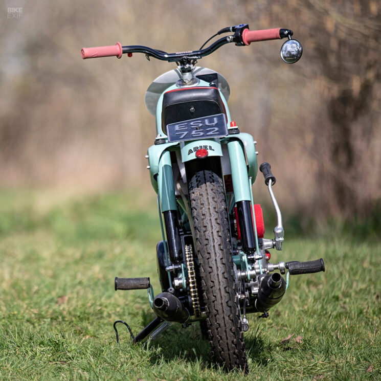 Custom Ariel Leader à deux temps par Ivan Counsell