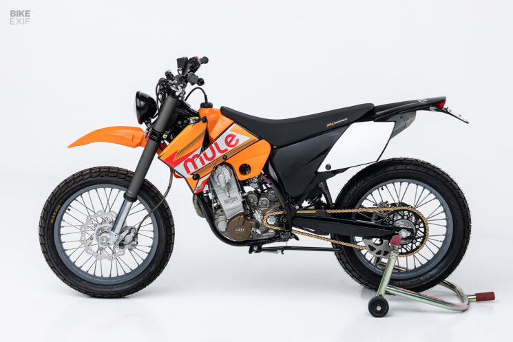 KTM 525 EXC Street Tracker sur mesure par Mule Motorcycles