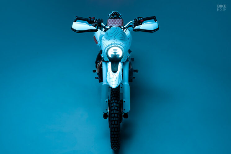 The Alps Edition Triumph Scrambler 1200 Bolt-On Kit Bolt-on par Crooked Motorcycles
