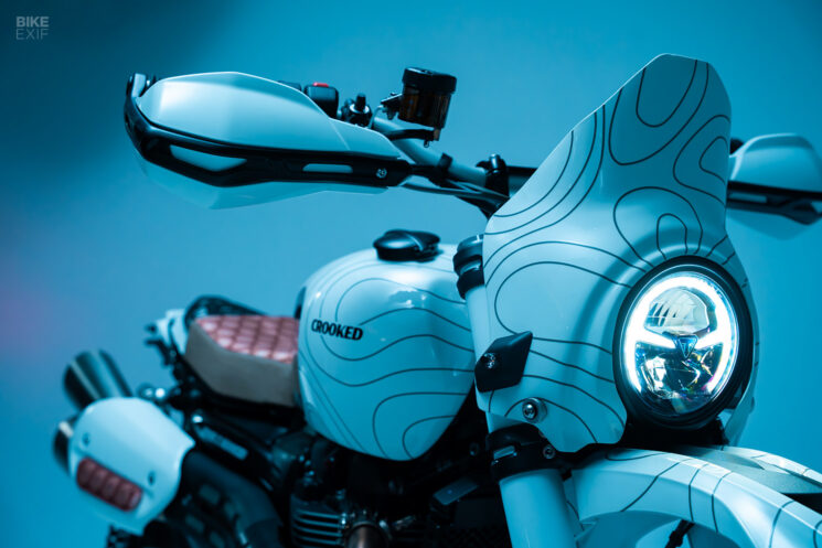 The Alps Edition Triumph Scrambler 1200 Bolt-On Kit Bolt-on par Crooked Motorcycles