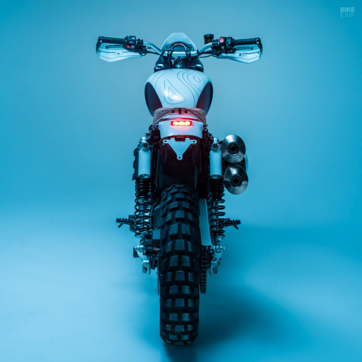The Alps Edition Triumph Scrambler 1200 Bolt-On Kit Bolt-on par Crooked Motorcycles
