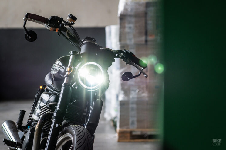 Phare de moto à LED Moto construit et signals clignotants
