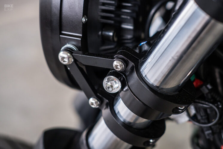 Phare de moto à LED Moto construit et signals clignotants