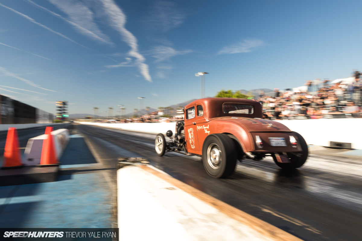 2018-sh_mooneyes-xmas-parti-drags_trevor-ryan-034_1111