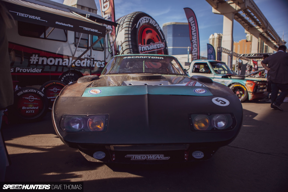 SEMA-2018 LIVRIED-DAVE-THOMAS-SCRAPTONA-3