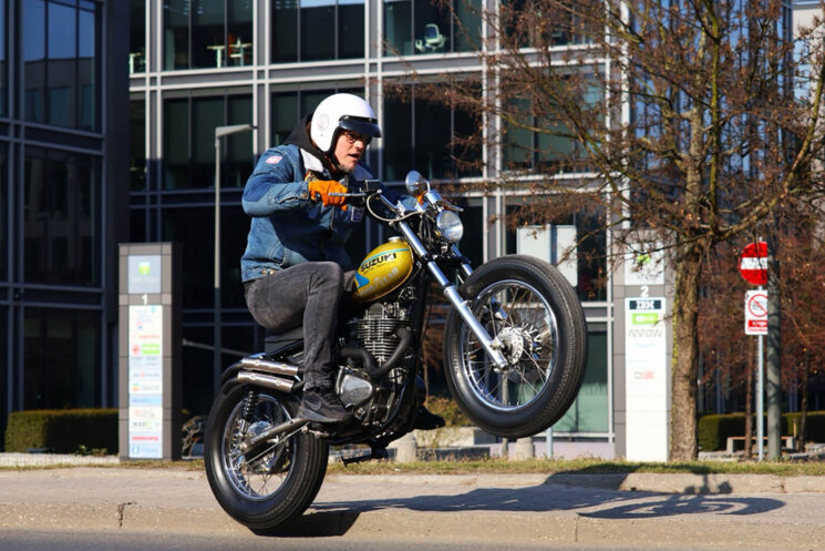Suzuki Gn400 Bobber par Jasintom Motorcycles, Pologne