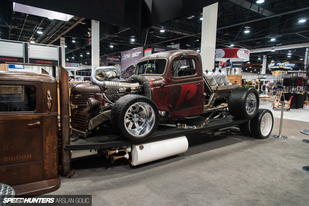 6-Diamond-T-1938-SEMA-2016_ARSLAN-GOLIC_SEPEEDHUNTERS