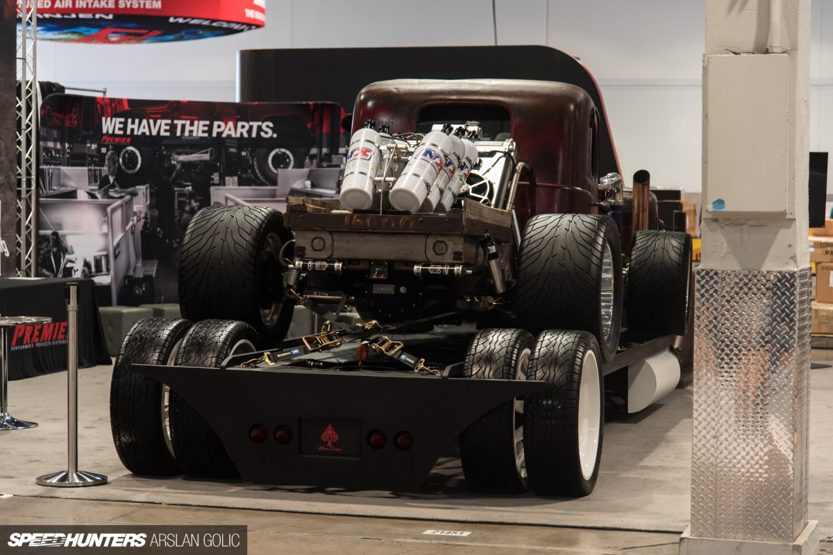 12-diamond-T-1938-SEMA-2016_ARSLAN-GOLOC_SPEEDHUNTERS