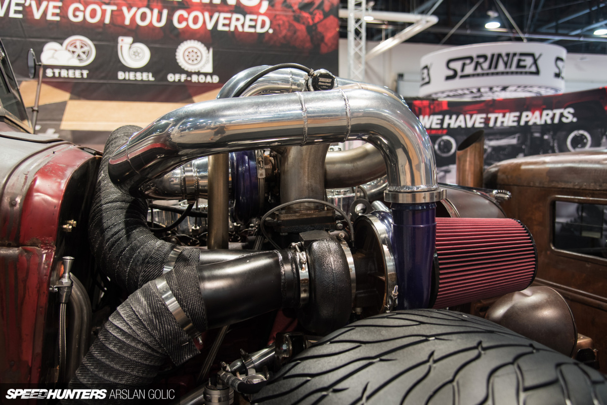 1-diamond-T-1938-SEMA-2016_ARSLAN-GOLOC_SPEEDHUNTERS