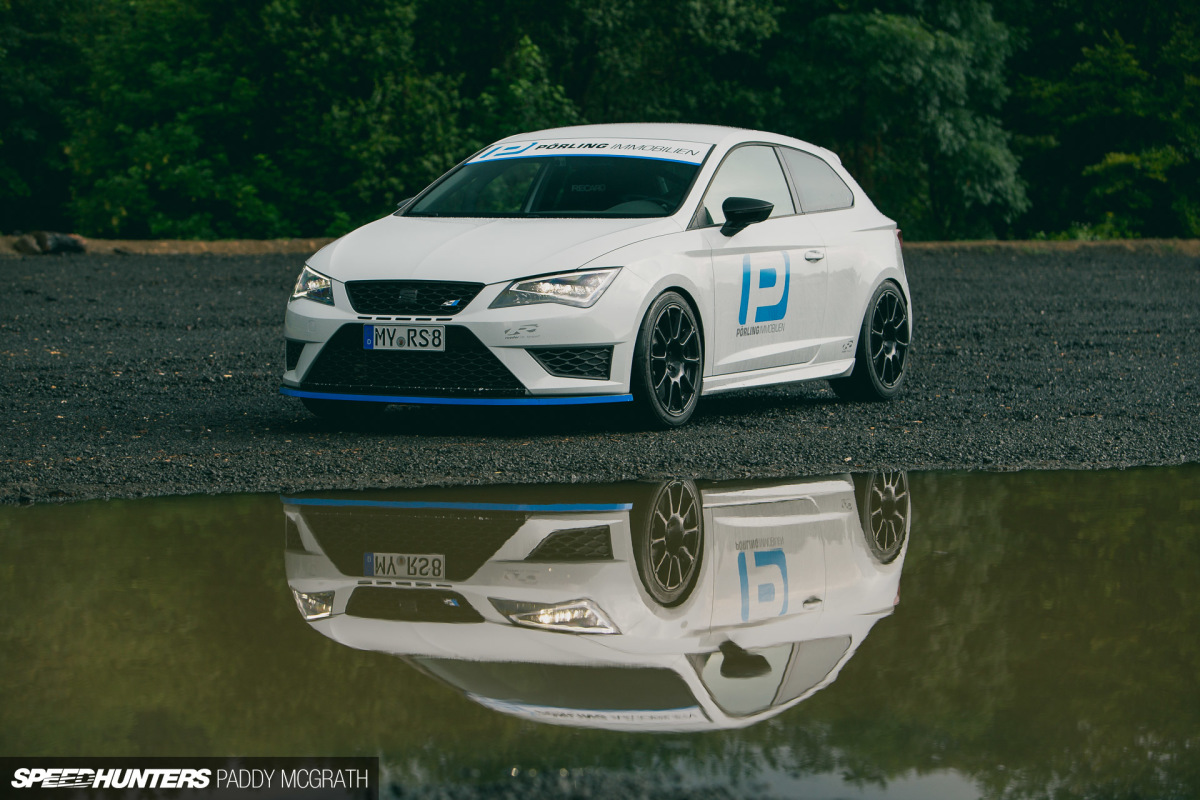 SIÈGE 2016 LEON CUPRA KW par Pady McGrath-3